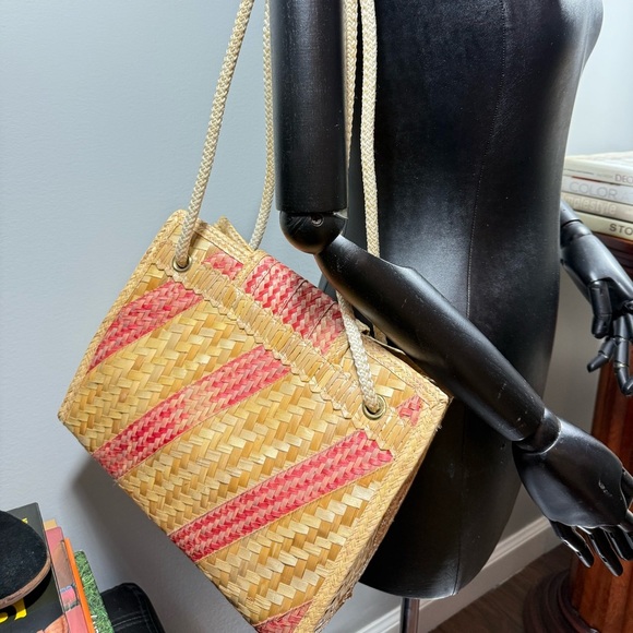 Straw Tote Bag with Red Accents - Picture 4 of 10